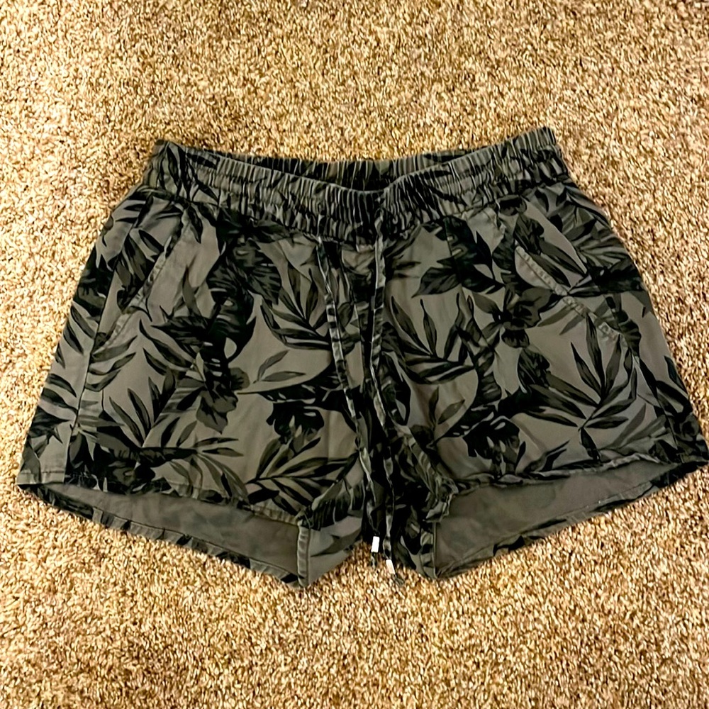 Tropical leave pattern shorts.